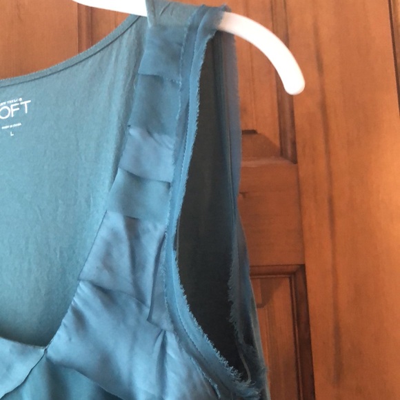 Loft size large layered top - Picture 5 of 6